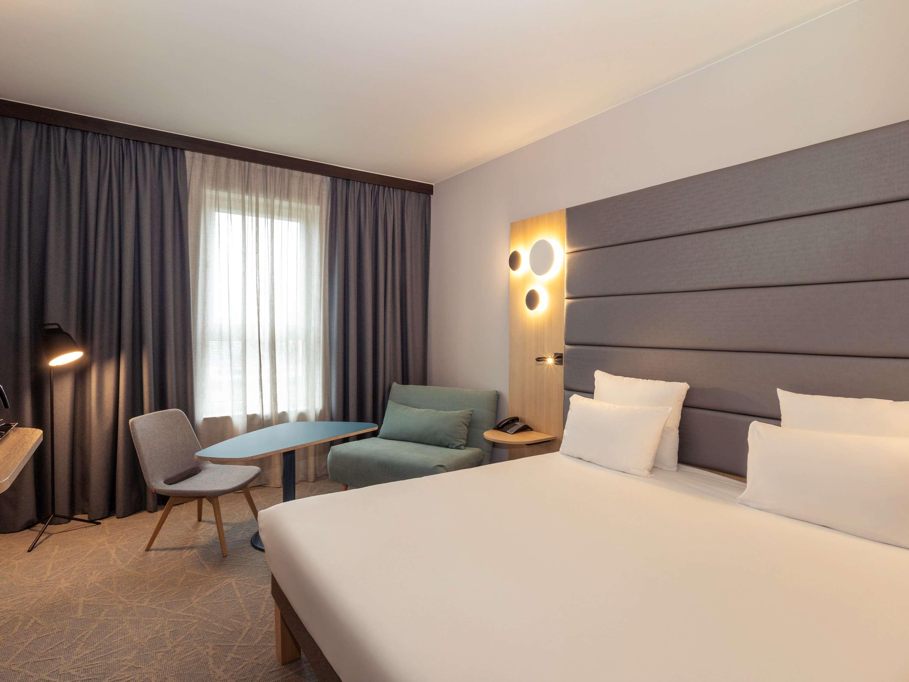 Novotel Brussels Centre Midi Экстерьер фото