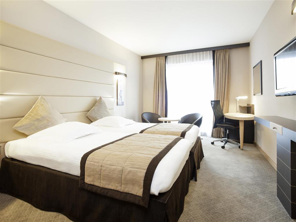 Novotel Brussels Centre Midi Экстерьер фото